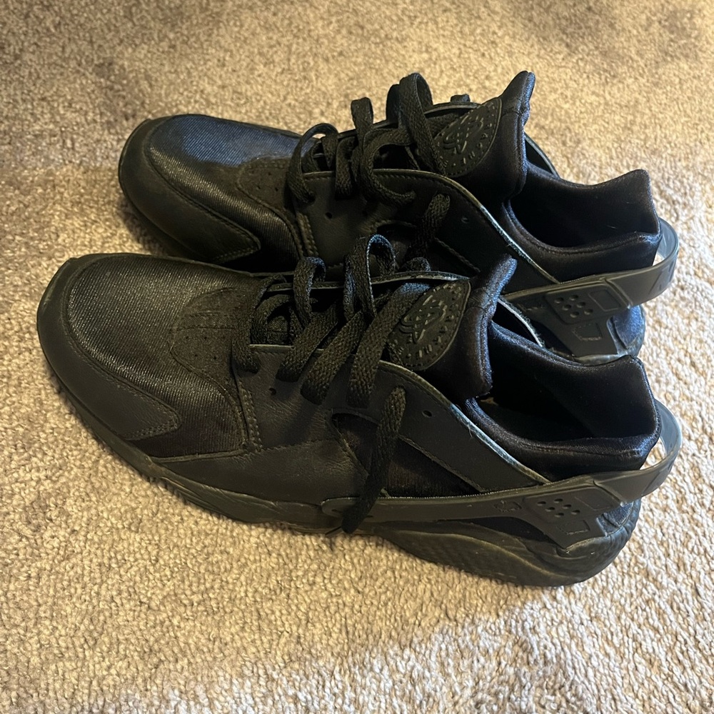 Men’s black Huaraches